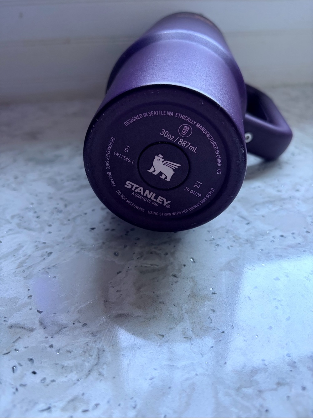 Stanley Cup with handle. 30 oz. - Picture 6 of 7